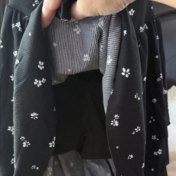 Fashion nova Black Mini Dress with White Floral Print - Picture 4 of 4